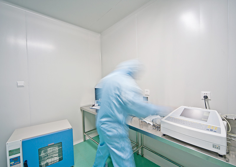 制藥廠無塵車間建設(shè)怎么選擇地面材料？